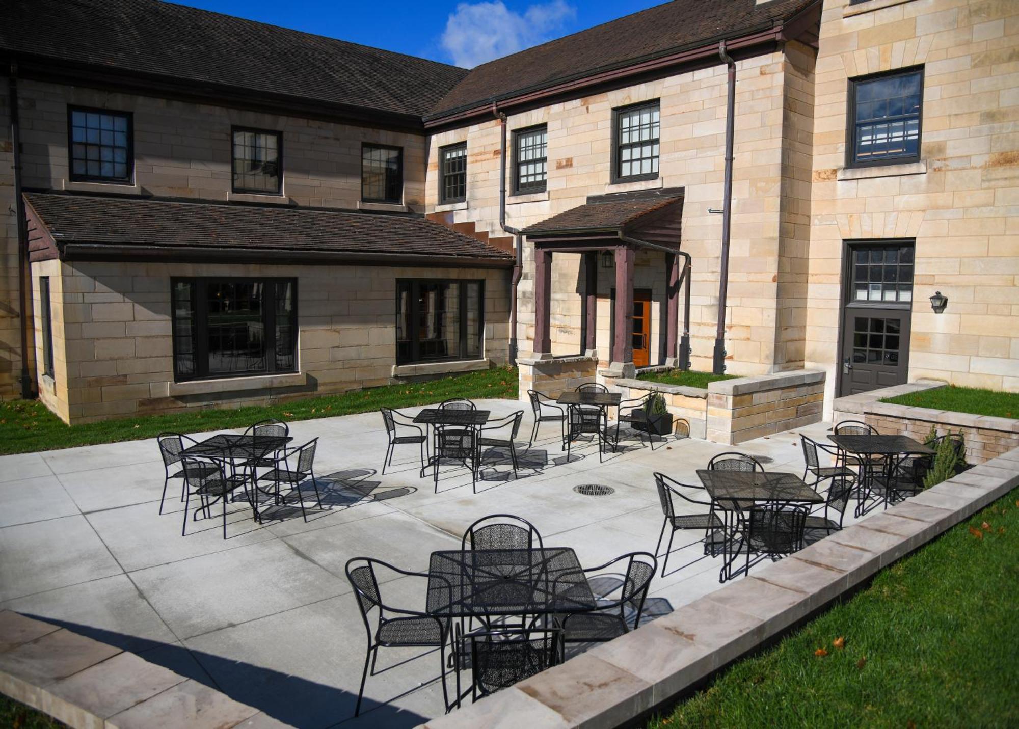 Spring Mill Inn Mitchell Exterior photo