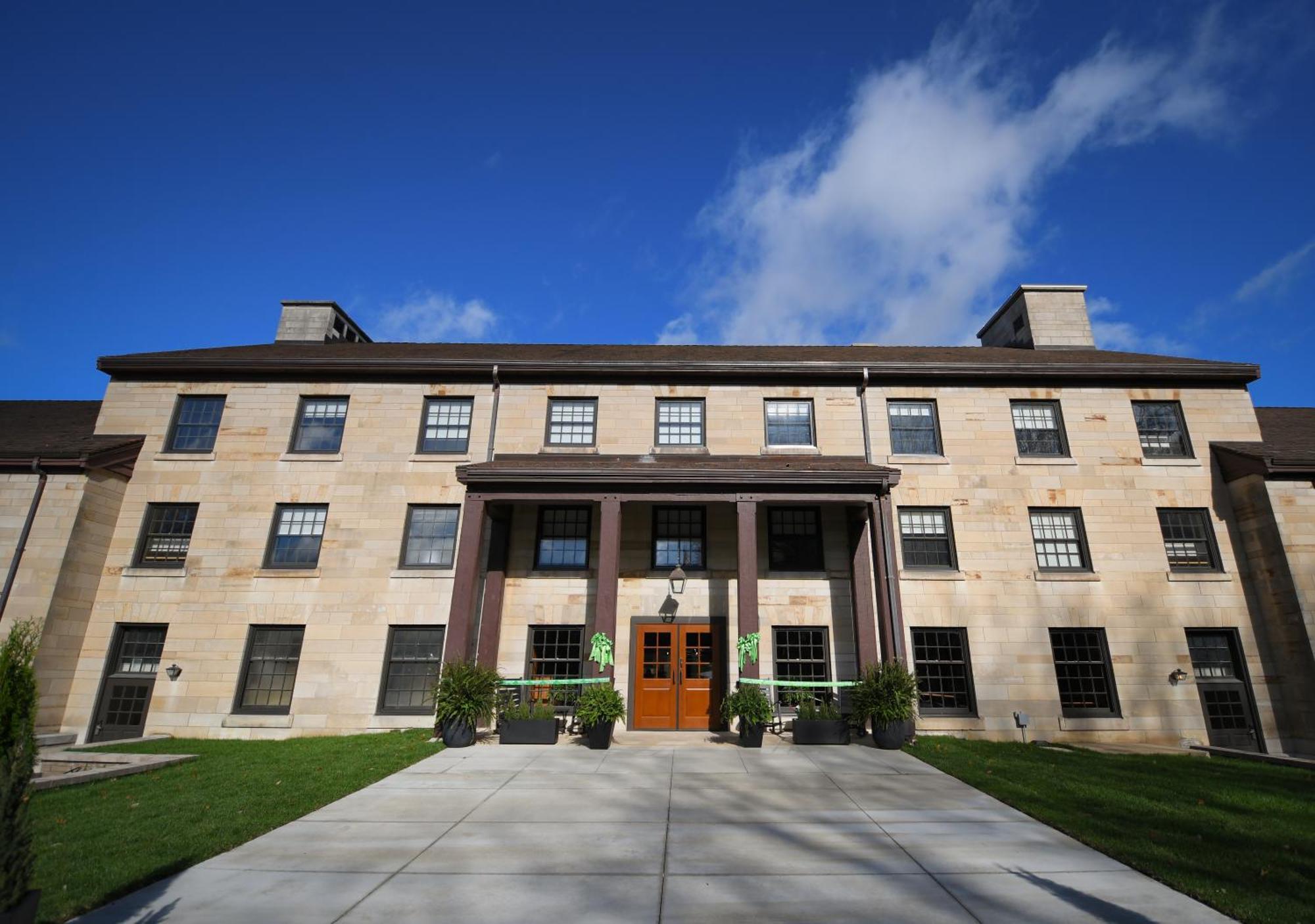Spring Mill Inn Mitchell Exterior photo