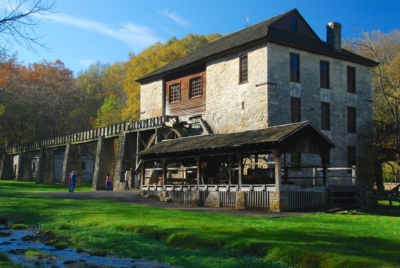 Spring Mill Inn Mitchell Exterior photo